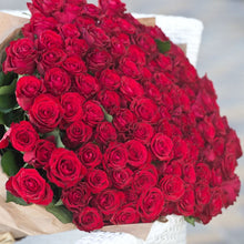 Load image into Gallery viewer, 100 Red Roses Flower Bouquet for valentine&#39;s day I-FBO
