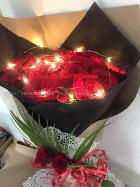 20 Red rose in brown and black paper finalized with LED string lights for valentine I-FBO