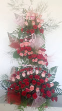 Load image into Gallery viewer, Red and Pink Roses Flower Arrangement - Large
