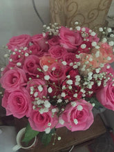 Load image into Gallery viewer, Deliver Buy and send Pink Roses online flower bouquet with baby&#39;s breath I-FBO
