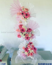 Load image into Gallery viewer, Pretty flower bouquet Indiaflorist247
