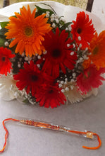 Load image into Gallery viewer, Rakhi Gift &amp; Gerbera Flower Bouquet Indiaflorist247
