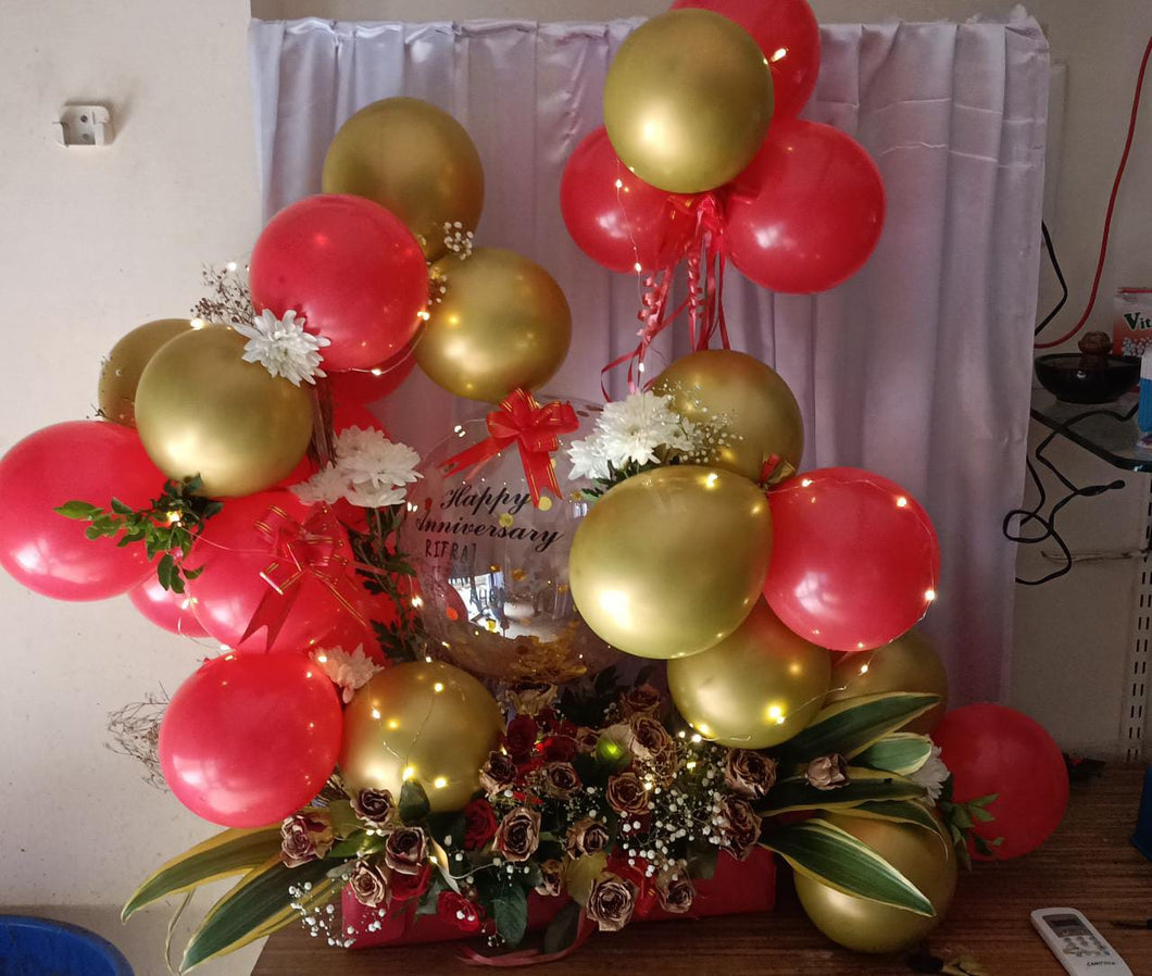 Balloon Gift with Flowers - Red & Gold - Same day delivery for Birthday or Anniversary - Indiaflorist247