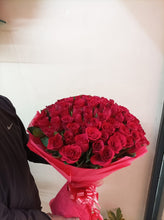 Load image into Gallery viewer, Send red roses flower bouquet for same day delivery 50 ROSES I-FBO
