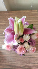 Load image into Gallery viewer, Send Flowers online for birthday Best gifts delivery same day I-FBO
