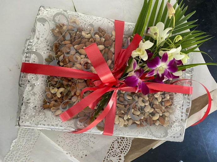 Valentine Special Chocolate Gifts Hamper , Bhai dooj Delivery in Ahmedabad  – SendGifts Ahmedabad