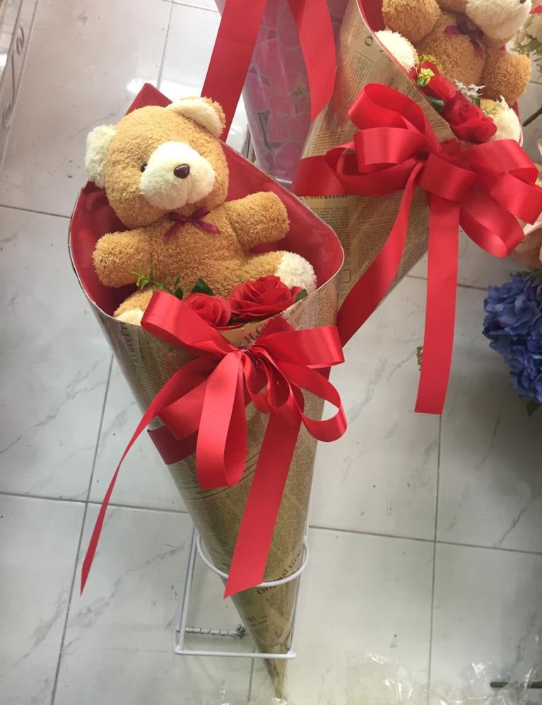 Order Gifts online for today 6 inches Teddy bear You can add Balloons to your shopping I-TO
